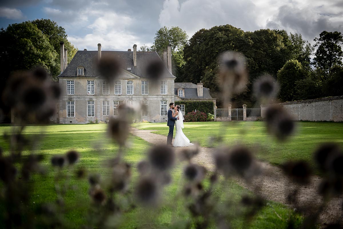séance photo de couple Colleville de mariage en Normandie